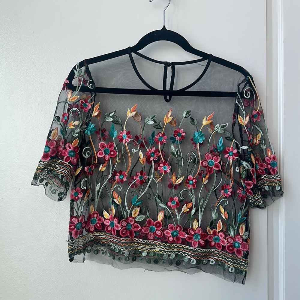 🦋sheer embroidered floral shirt